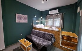 Central Luxury Studio